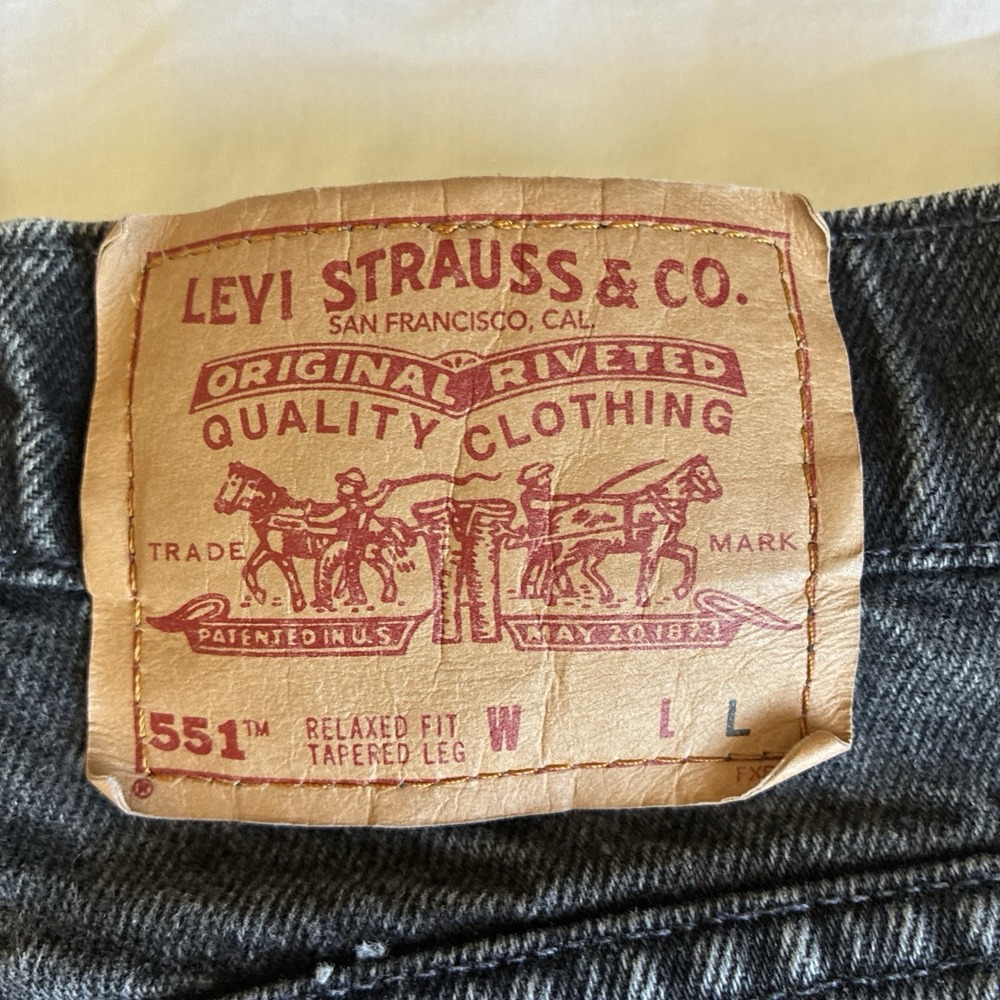 Vintage Levi's 551 Women's 6 Long Relaxed Fit Tapered Leg Jeans High Rise - Picture 13 of 15